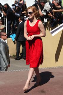 Jessica Chastain feet photo thumbnail