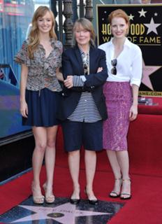 Jessica Chastain feet photo thumbnail