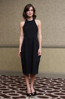 Keira Knightley feet photo thumbnail