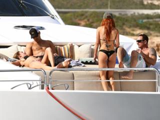 LeAnn Rimes feet photo thumbnail