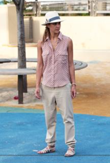 Jessica Alba feet photo thumbnail