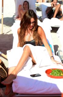 Sofía Vergara feet photo thumbnail