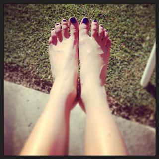 Blanca Suárez feet photo thumbnail