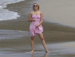Julianne Hough feet photo thumbnail