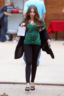 Sofía Vergara feet photo thumbnail