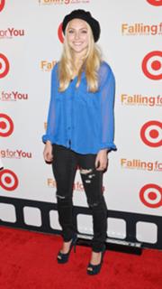 AnnaSophia Robb feet photo thumbnail