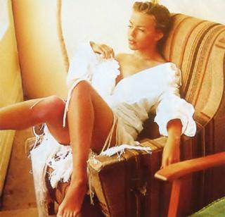 Kylie Minogue feet photo thumbnail