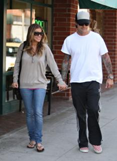 Carmen Electra feet photo thumbnail