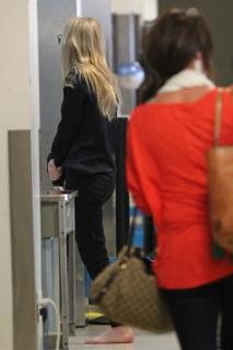 Ashley Olsen feet photo thumbnail