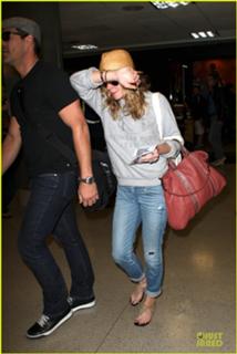 LeAnn Rimes feet photo thumbnail