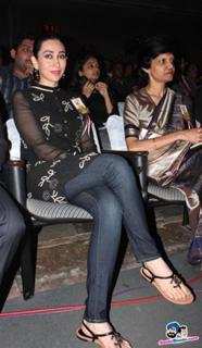 Karisma Kapoor feet photo thumbnail