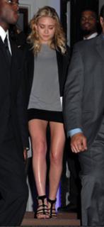 Ashley Olsen feet photo thumbnail