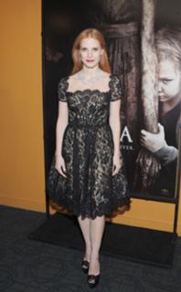 Jessica Chastain feet photo thumbnail