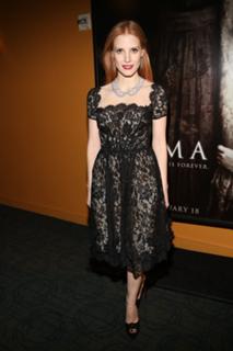 Jessica Chastain feet photo thumbnail