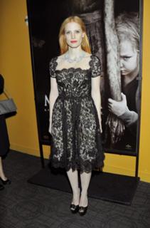 Jessica Chastain feet photo thumbnail