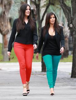 Khloé Kardashian feet photo thumbnail