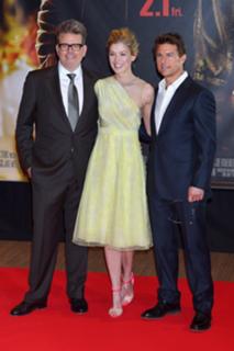Rosamund Pike feet photo thumbnail