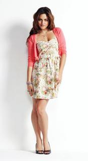 Phoebe Tonkin feet photo thumbnail