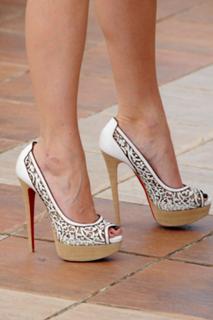 Blanca Suárez feet photo thumbnail