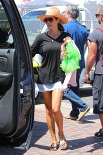Brooke Burke feet photo thumbnail