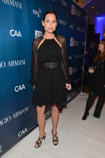 Minnie Driver feet photo thumbnail
