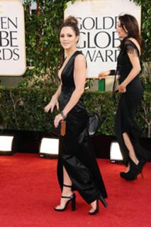 Katharine McPhee feet photo thumbnail
