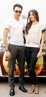 Anushka Sharma feet photo thumbnail