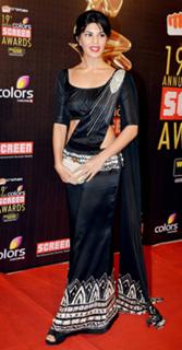 Jacqueline Fernandez feet photo thumbnail