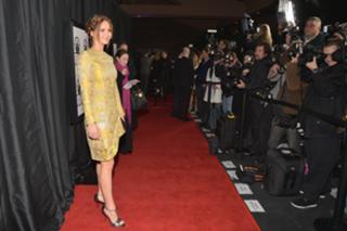 Jennifer Lawrence feet photo thumbnail