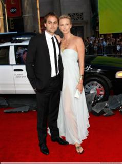 Charlize Theron feet photo thumbnail
