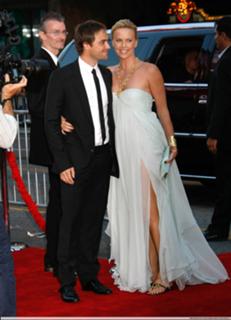 Charlize Theron feet photo thumbnail