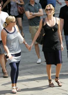 Charlize Theron feet photo thumbnail