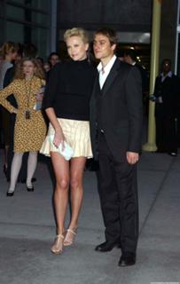 Charlize Theron feet photo thumbnail
