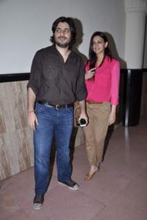 Sonali Bendre feet photo thumbnail