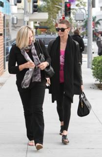 Charlize Theron feet photo thumbnail