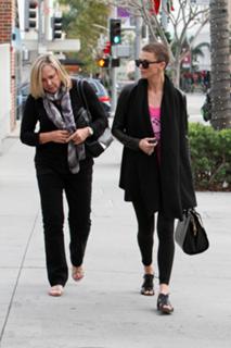 Charlize Theron feet photo thumbnail