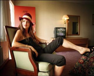 Juliette Lewis feet photo thumbnail