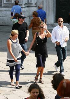 Charlize Theron feet photo thumbnail
