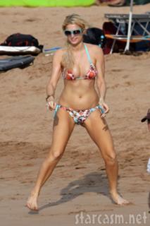 Paris Hilton feet photo thumbnail
