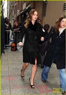 Jennifer Lawrence feet photo thumbnail