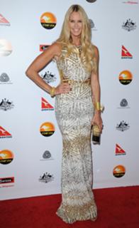 Elle Macpherson feet photo thumbnail