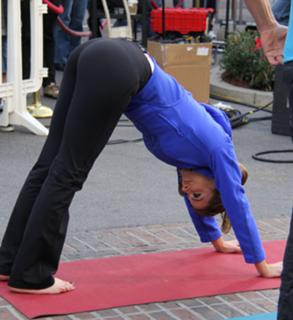 Maria Menounos feet photo thumbnail
