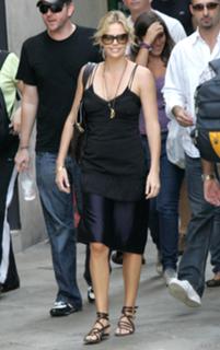 Charlize Theron feet photo thumbnail