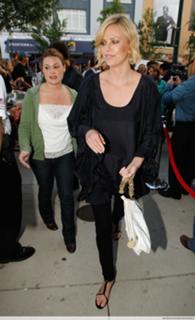 Charlize Theron feet photo thumbnail