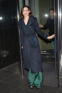 Emmy Rossum feet photo thumbnail