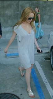 Lindsay Lohan feet photo thumbnail