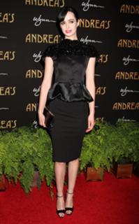 Krysten Ritter feet photo thumbnail