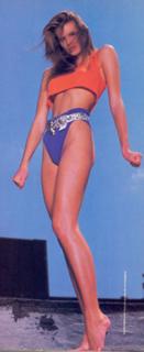 Elle Macpherson feet photo thumbnail