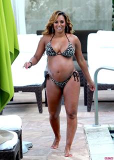 Mel B feet photo thumbnail