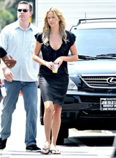 Charlize Theron feet photo thumbnail